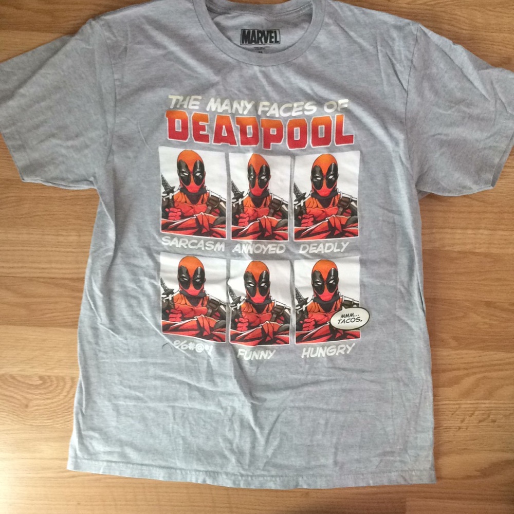 Marvel T-shirt .